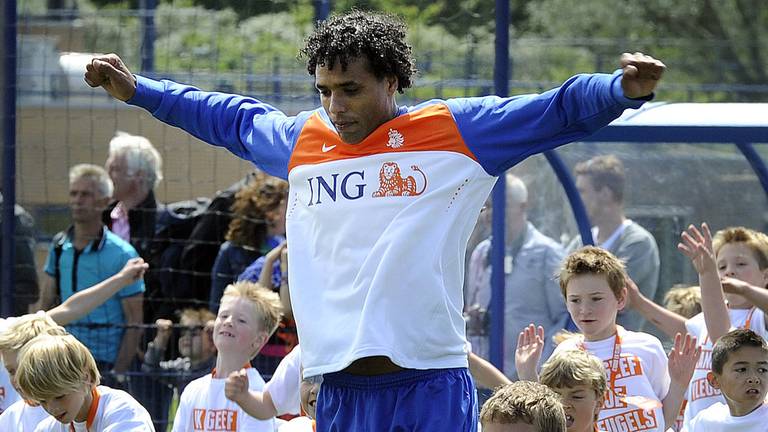 Pierre Van Hooijdonk Op Eerste Voetbalboot Gay Pride In Amsterdam