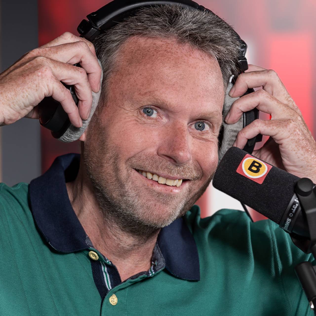 De ideale afsluiting van je werkdag! Ronny Balk praat je bij en draait de allerlekkerste muziek. Voor je het doorhebt, is het al weer avond!