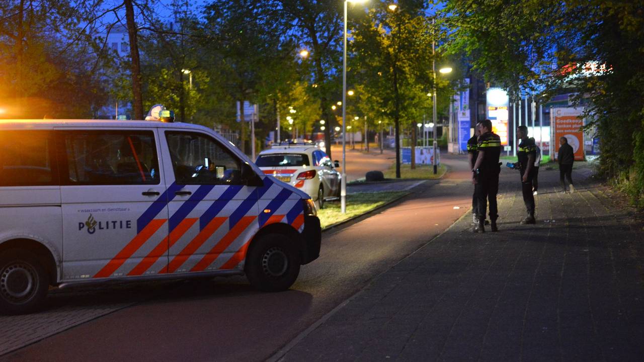 Een steekpartij op de Teteringsedijk in Breda (foto: Perry Roovers/SQ Vision Mediaprodukties)