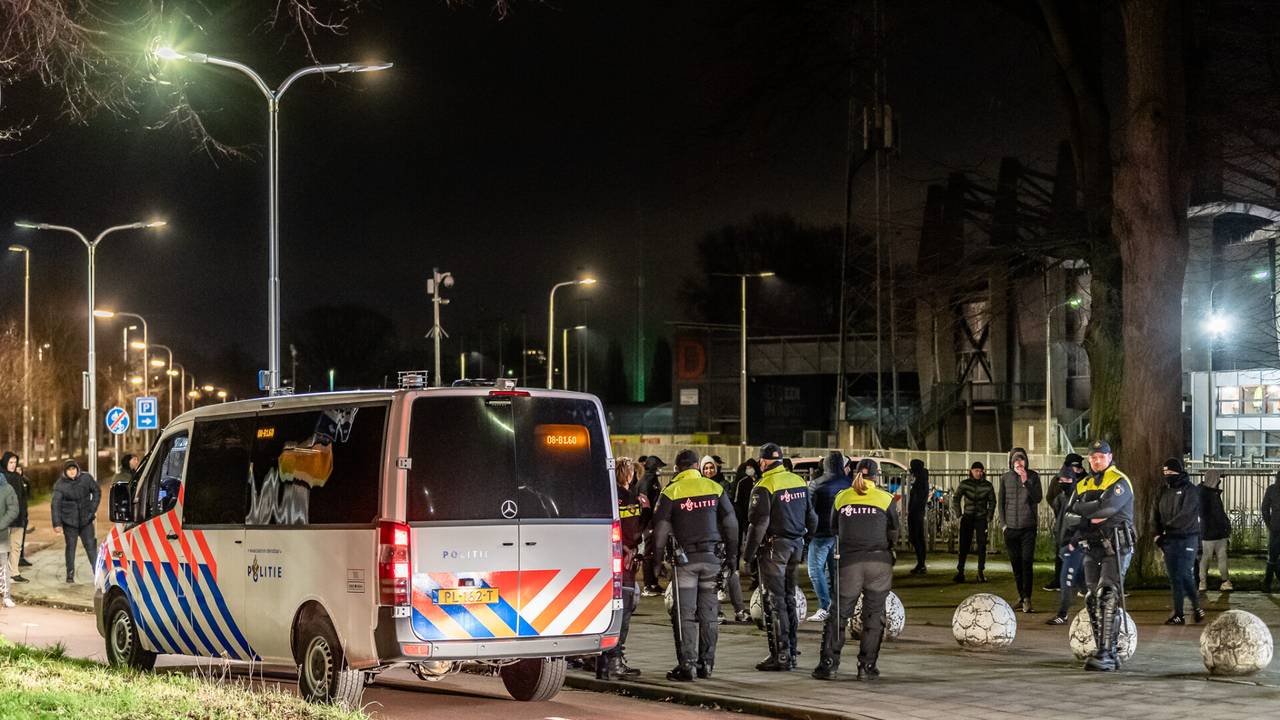 Willem II supporters bij het stadion.