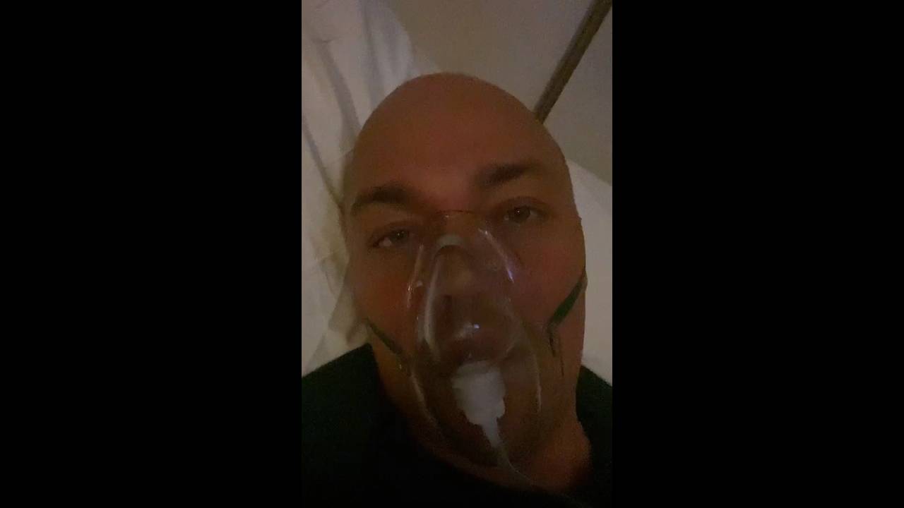 Joel Boreel ligt in het ziekenhuis met stevige klachten. (Foto: Joel Boreel/Instagram)