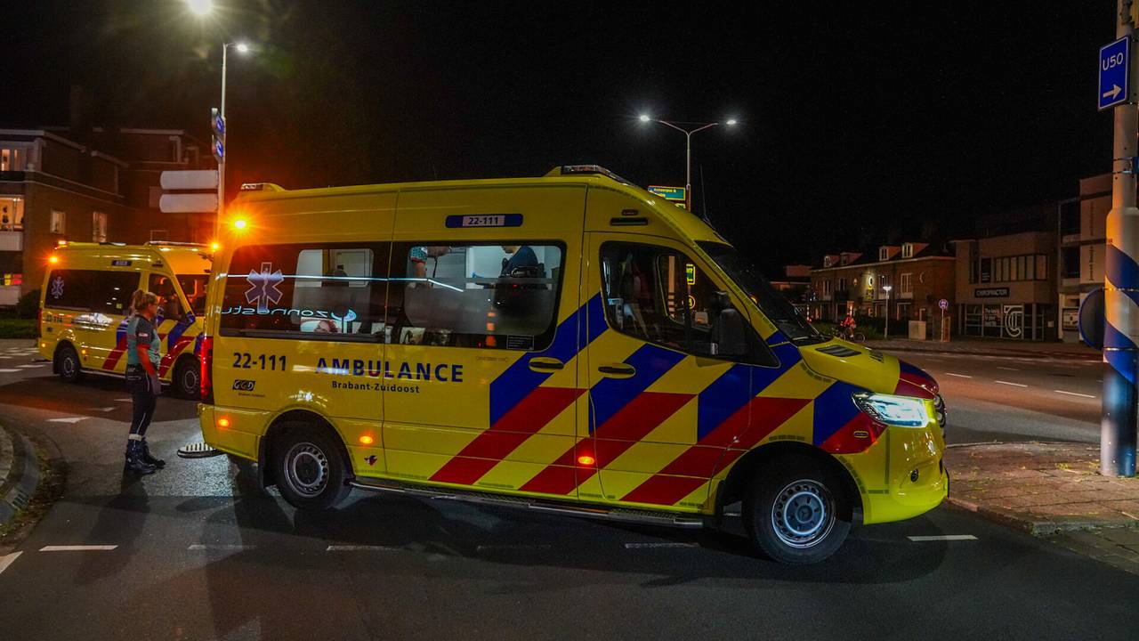 De aanrijding van de fietser vond plaats op de kruising van de Aalsterweg met de Leostraat in Eindhoven (foto: Dave Hendriks/SQ Vision).