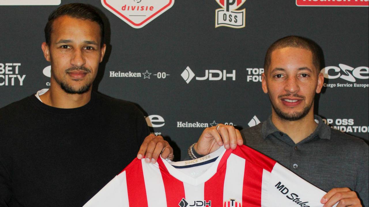 Luciano Slagveer en Linton Posthumus, technisch directeur van TOP Oss.