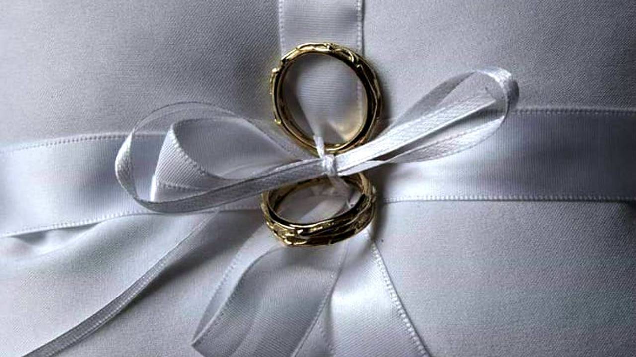 De trouwringen van Corrie en Ger (foto: Brenda Verburg).