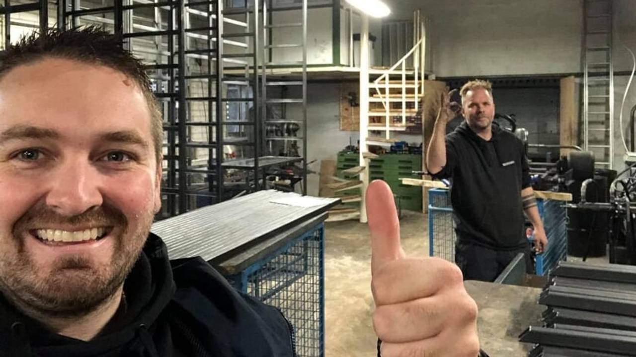 Michael Schenk (links) opent een nieuwe zaak in Breda.