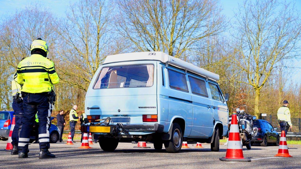 De verkeerscontrole vond plaats langs de N65 bij Vught (foto: Bart Meesters).