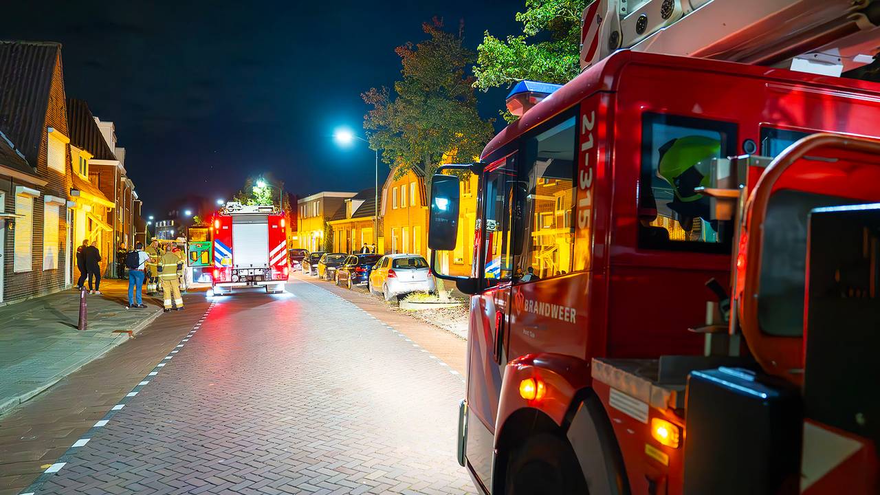 Toen de brandweer in Oss aankwam bij de Berghemseweg, was het vuur al geblust (foto: Gabor Heeres/SQ Vision).