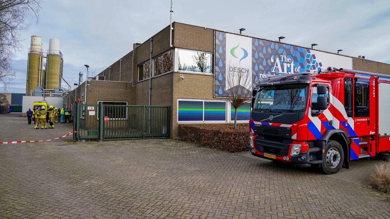 Het bedrijfsongeluk vond plaats aan de Altenastraat in Waalwijk (foto: Jurgen Versteeg/SQ Vision).