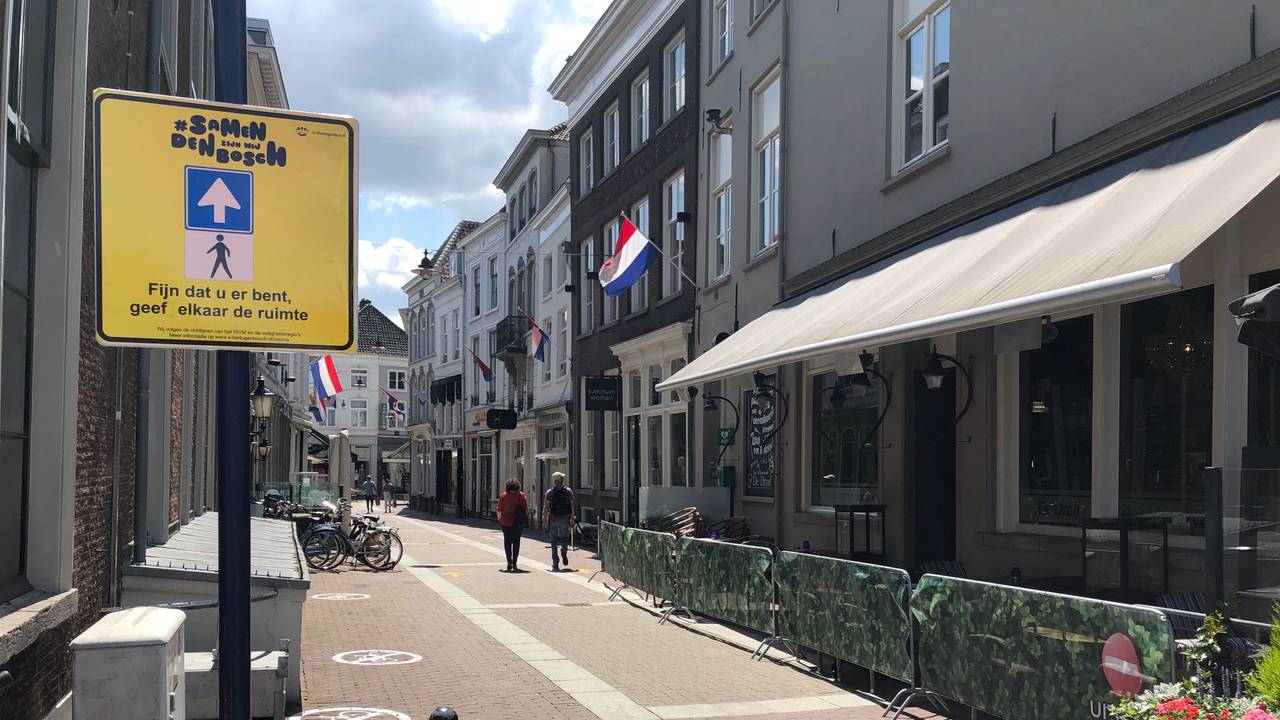Een aantal smalle straten in de binnenstad van Den Bosch zijn eenrichtingverkeer geworden (Foto: Imke van de Laar)