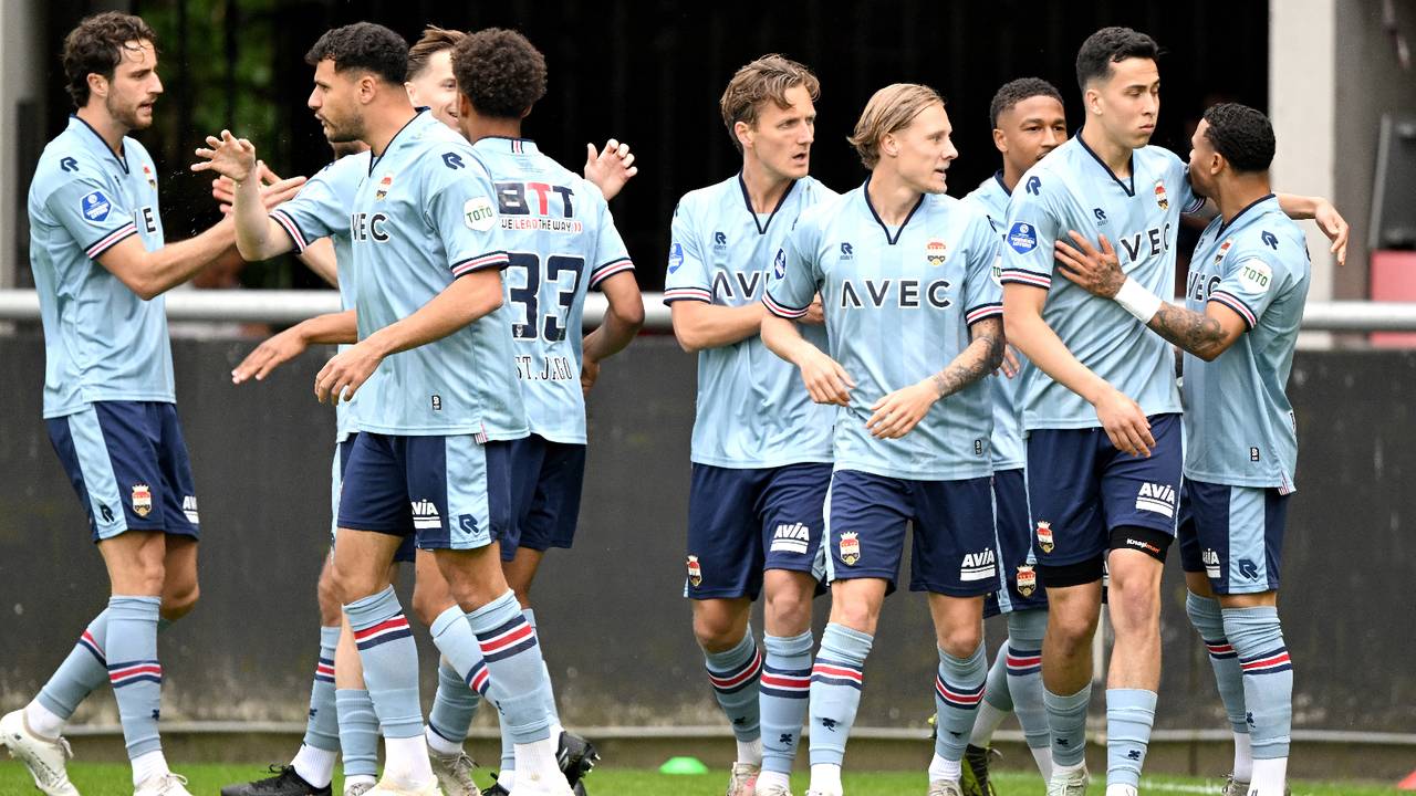 Vreugde na de vroege 0-1 van Willem II. (Foto: ANP, Gerrit van Keulen)