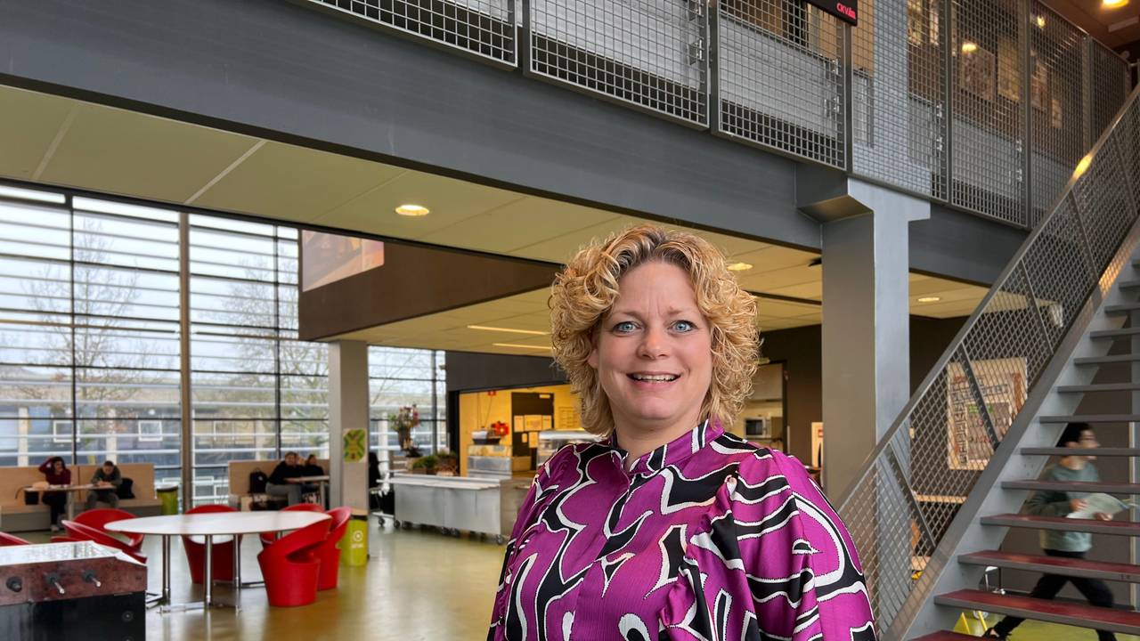 Ester van Eggelen in de kantine van het Hooghuis Stadion in Oss (foto: Megan Hanegraaf).