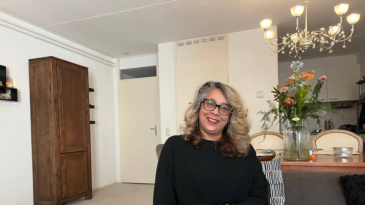 Sharmila (49) vond na tien jaar thuisloosheid een huis via 'Wonen Eerst'-aanpak (foto: Megan Hanegraaf).