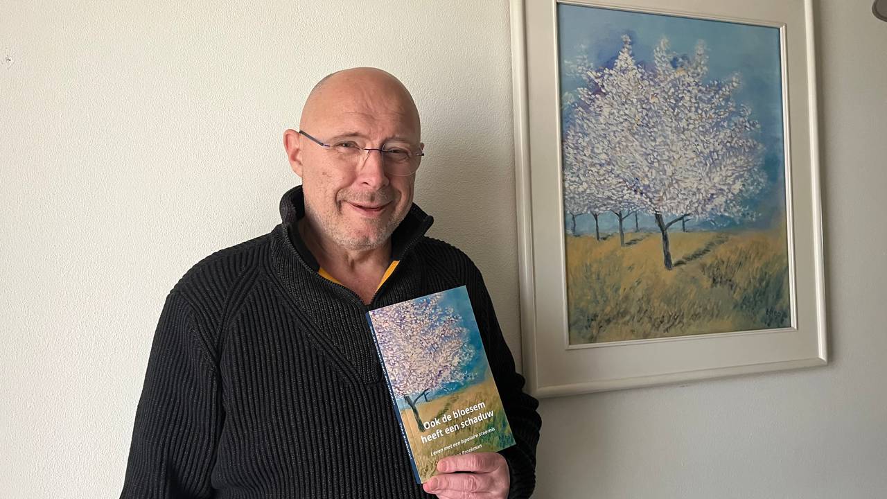 Theo schilderde het schilderij op de kaft van zijn boek tijdens de donkerste periode van zijn leven (foto: Megan Hanegraaf).