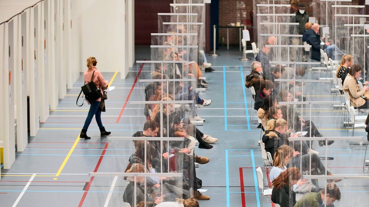 Meer dan de helft van de volwassenen heeft inmiddels een boosterprik gekregen (foto: ANP/ Hollandse Hoogte/ Flip Franssen).