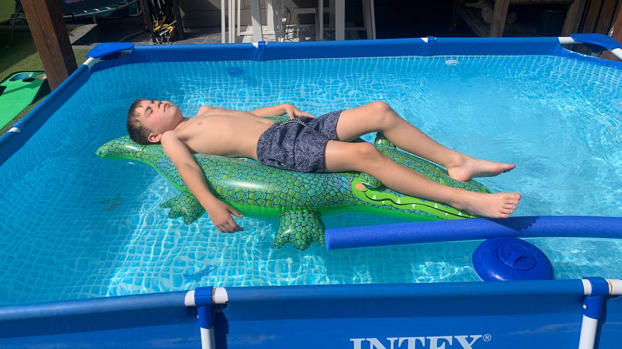 Lekker dobberen op de krokodil (foto: Paul van de Wiel).