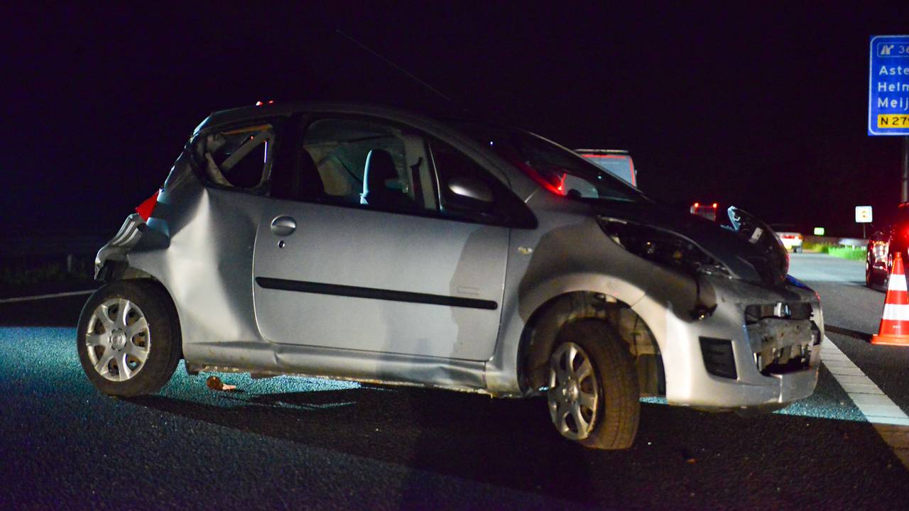 De beschadigde auto van de vrouw (foto: Walter van Bussel/SQ Vision).