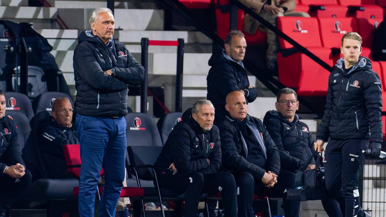 Robert Maaskant (links) vertrekt bij Helmond Sport. (Foto: Joris Verwijst/Orange Pictures)