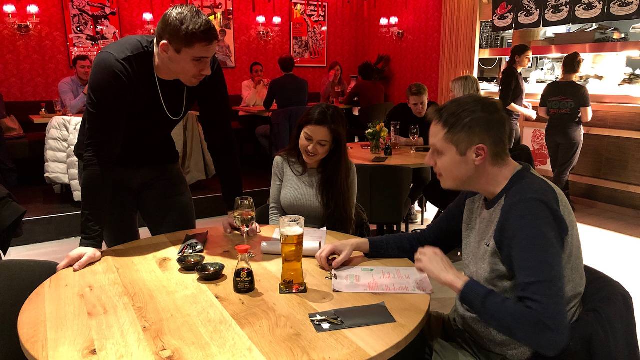 Rico Verhoeven in het restaurant toen dat nog mocht.