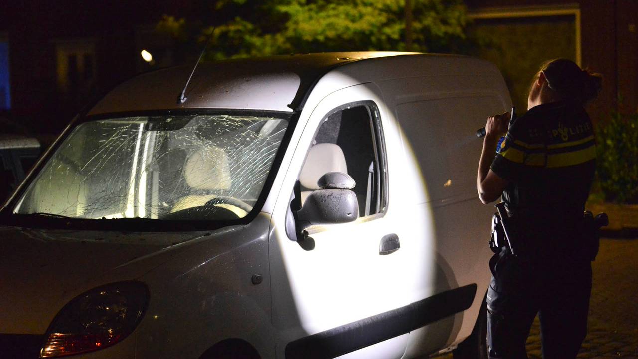 Een van de beschadigde auto's (foto: Perry Roovers/SQ Vision Mediaprodukties).