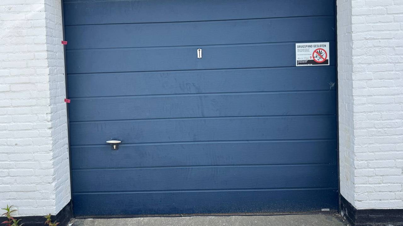 De garage die na de vondst van harddrugs voor een jaar op slot gaat (foto: gemeente Alphen-Chaam).