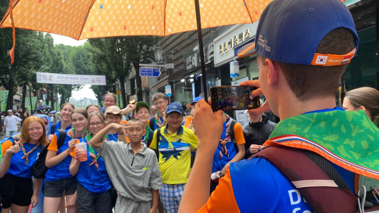 Brabantse delegatie mengt zich onder de plaatselijke bevolking