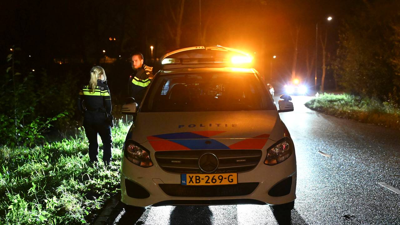 Vanwege het ongeluk aan de Elleboog in Breda werd onder meer de politie gewaarschuwd (foto: Perry Roovers/SQ Vision).