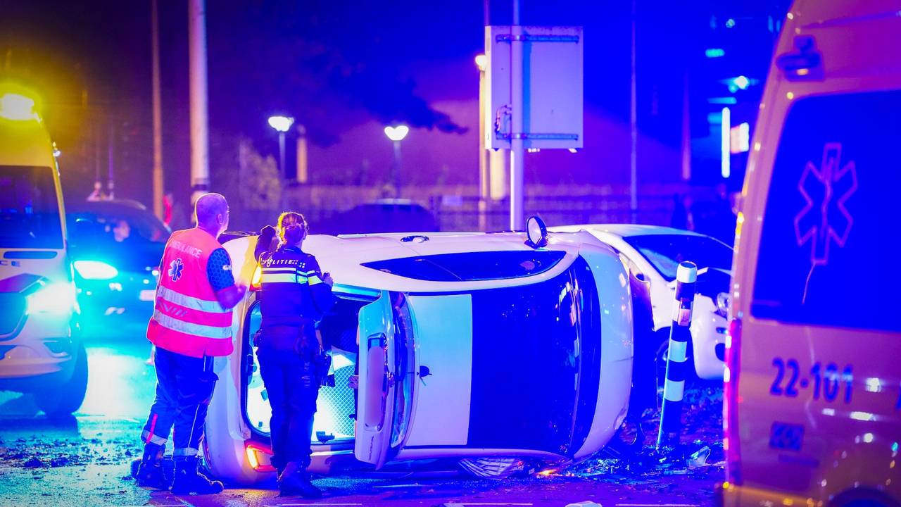 Een van de twee betrokken auto's zou een rood verkeerslicht genegeerd hebben (foto: SQ Vision).