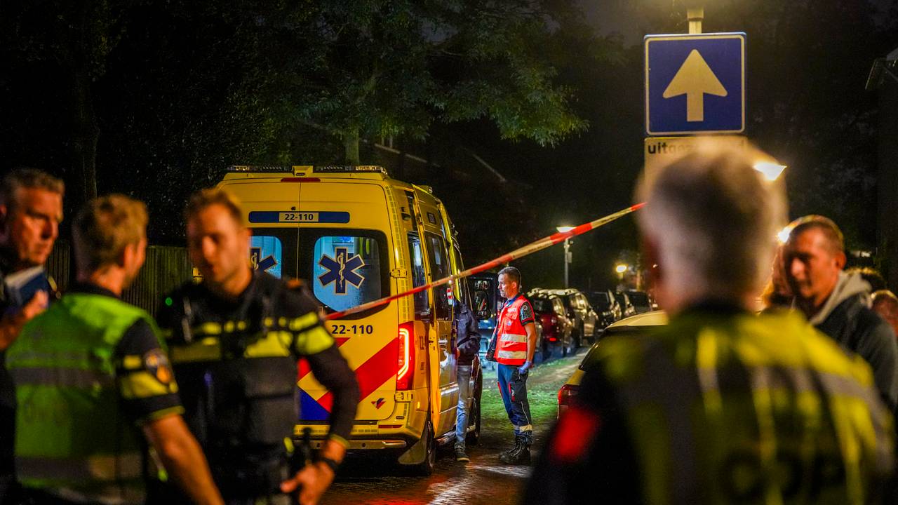 Vanwege de brand werden diverse hulpverleners opgeroepen (foto: SQ Vision).