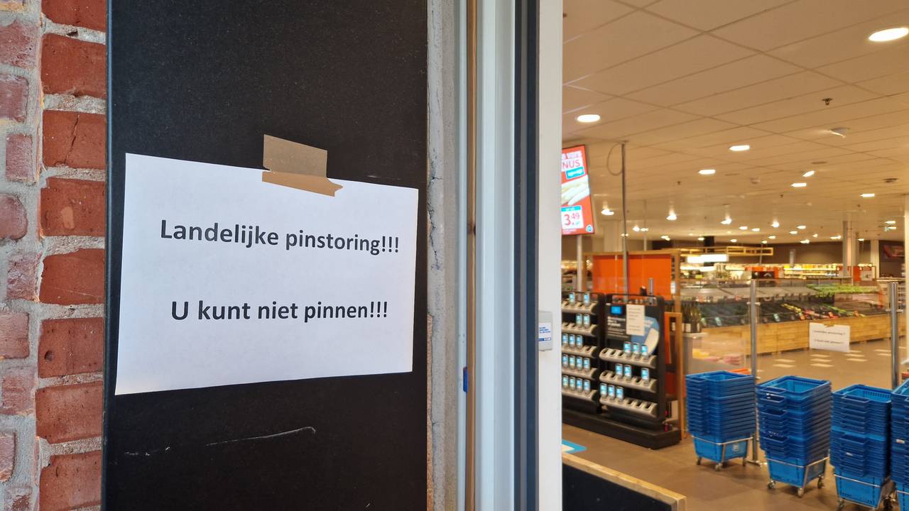 Lange rijen door een grote pinstoring in veel supermarkten Omroep Brabant