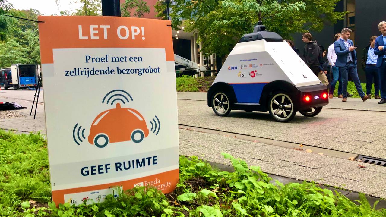 De bezorgrobot in Breda. (foto: Raoul Cartens)
