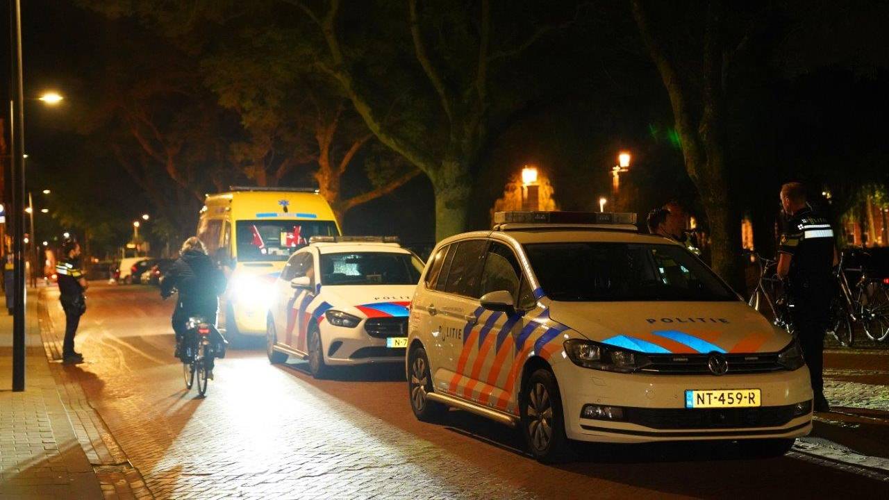 Om de vrouw uit het water te halen werden verschillende hulpdiensten ingeschakeld (foto: Bart Meesters).