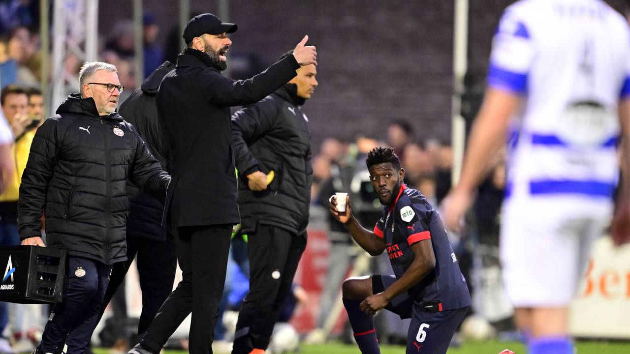 Ruud van Nistelrooij tijdens de wedstrijd tegen Spakenburg (foto: ANP).