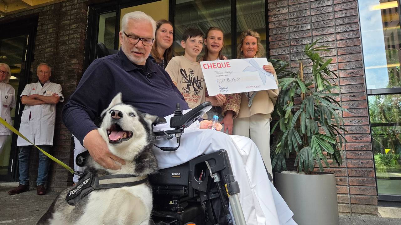 Pim de Vries met hond Kaya (foto: Noël van Hooft).