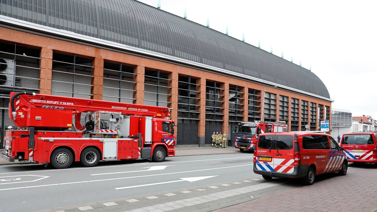 De brandweer rukte fors uit (foto: Chistian Traets/SQ Vision Mediaprodukties).