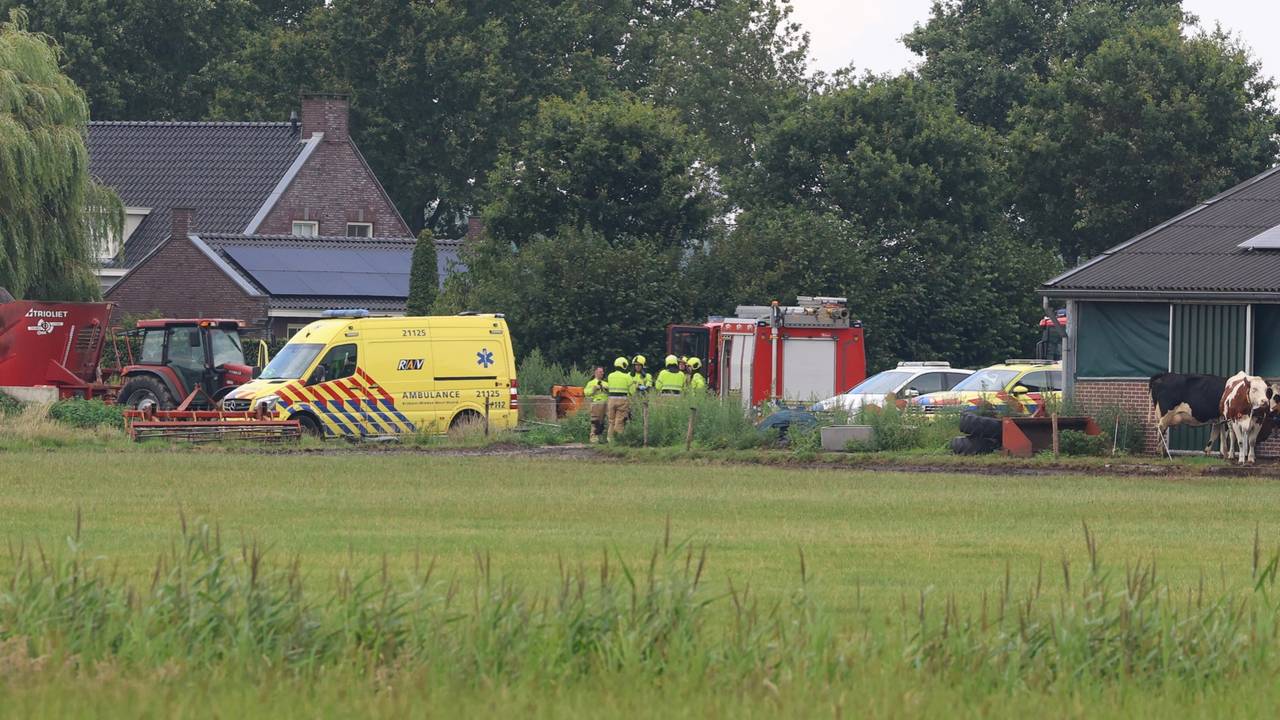Car Engulfed in Flames at Lambertusterp in Rosmalen, Two Suspects Arrested