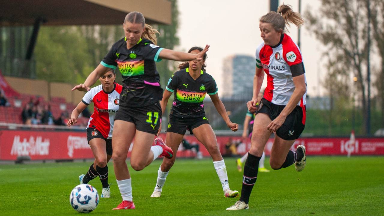 PSV op bezoek bij Feyenoord in de halve finale van de KNVB-beker (foto: OrangePictures).