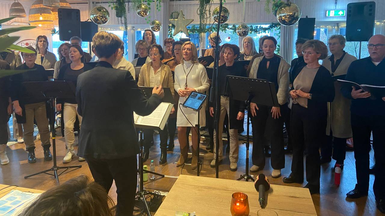 Zip trad zaterdagmiddag ondanks de diefstal gewoon op in Katwijk (foto: Ilse Schoenmakers).