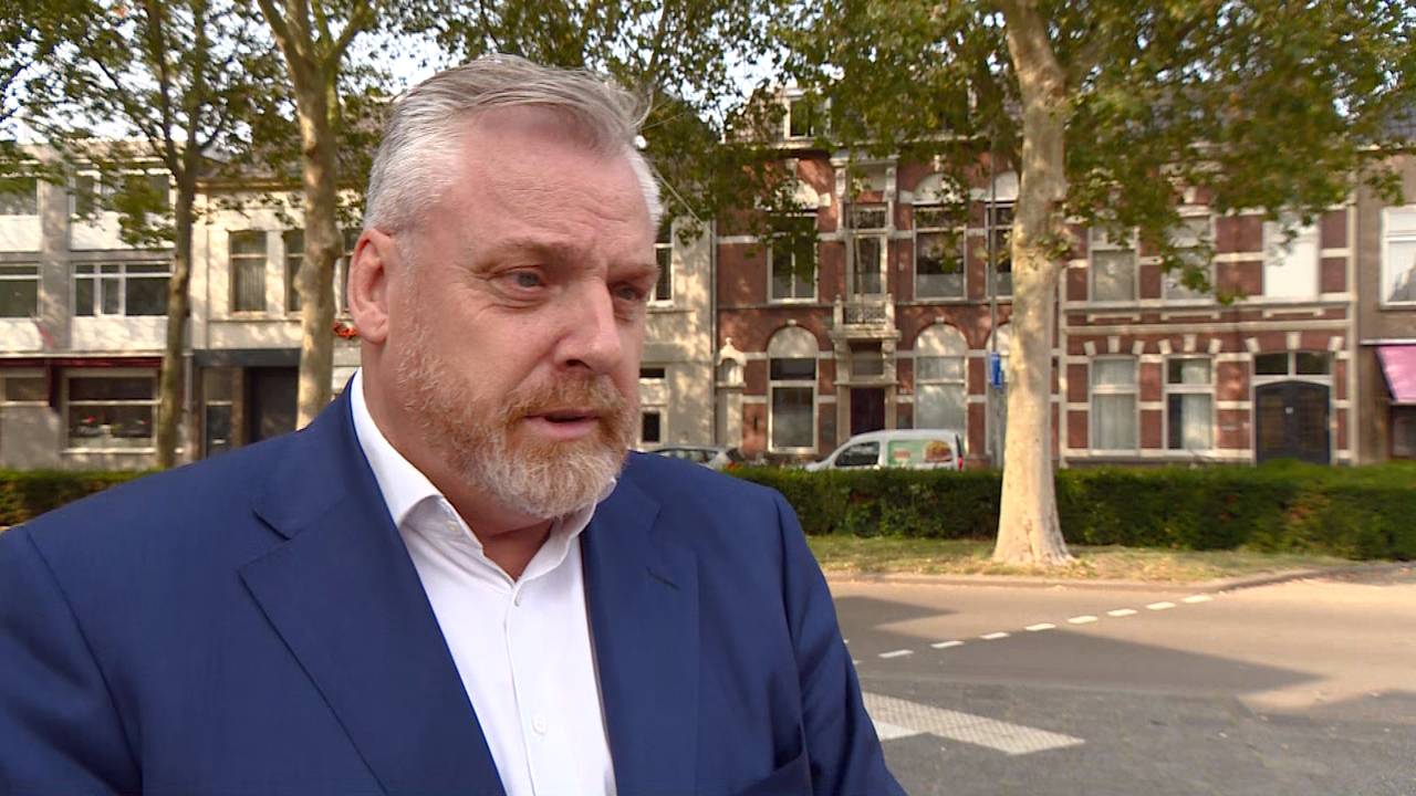 Advocaat Peter Schouten is helemaal klaar voor de legale wietteelt.