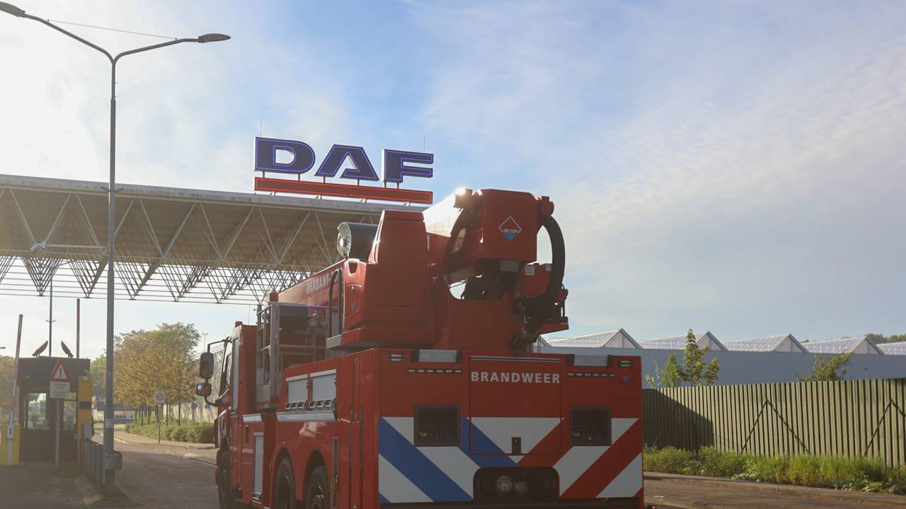 De brandweer bij DAF Trucks in Eindhoven (foto: Arno van der Linden/SQ Vision).