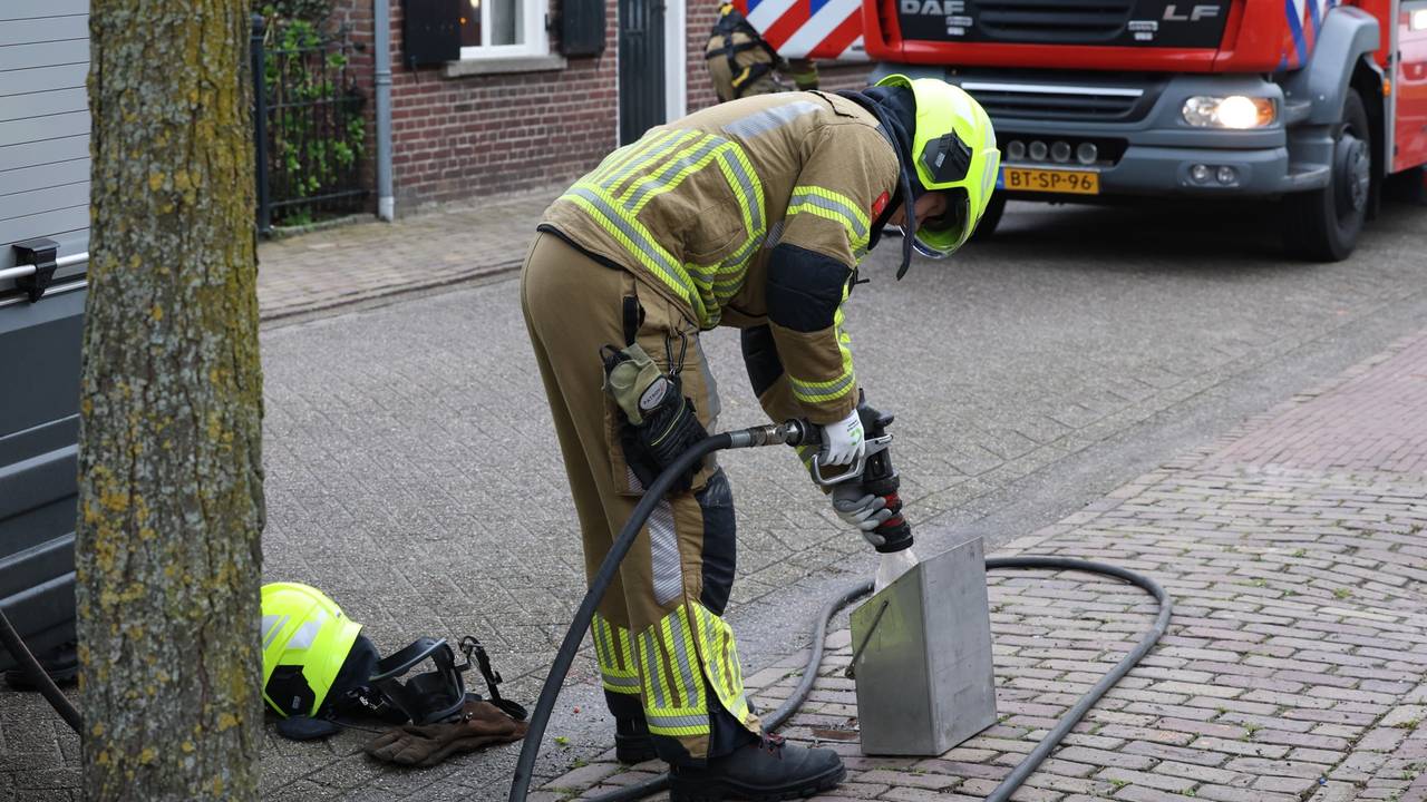Het nablussen (foto: Sander Van Gils/SQ Vision Mediaprodukties).