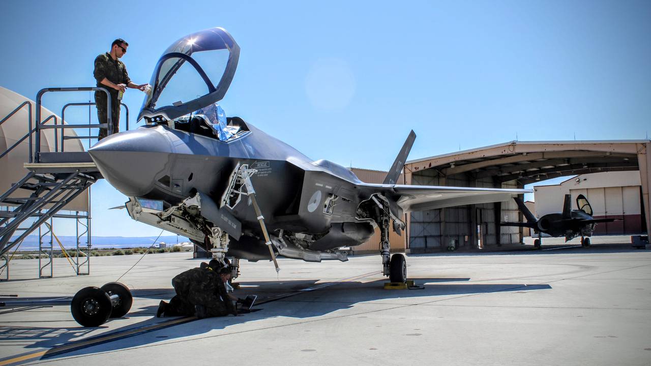Twee Nederlandse F-35's op Edwards Airforce Base in de VS. (foto: Raoul Cartens)