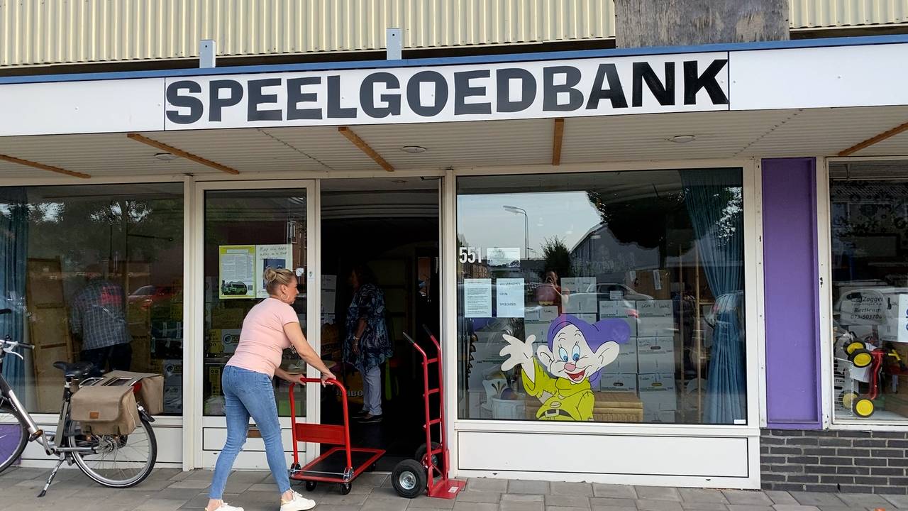 Kleding- en Speelgoedbank wanhopig, geen dak meer boven het hoofd