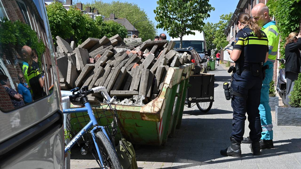 Ruzie bij wegversmalling: fietser expres aangereden door man in auto.