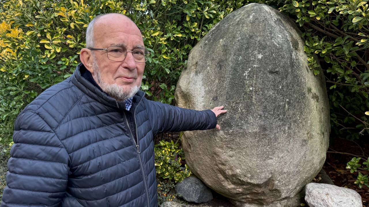 Reusachtige zwerfkei zorgt al eeuwen voor gedonder tussen buurdorpen
