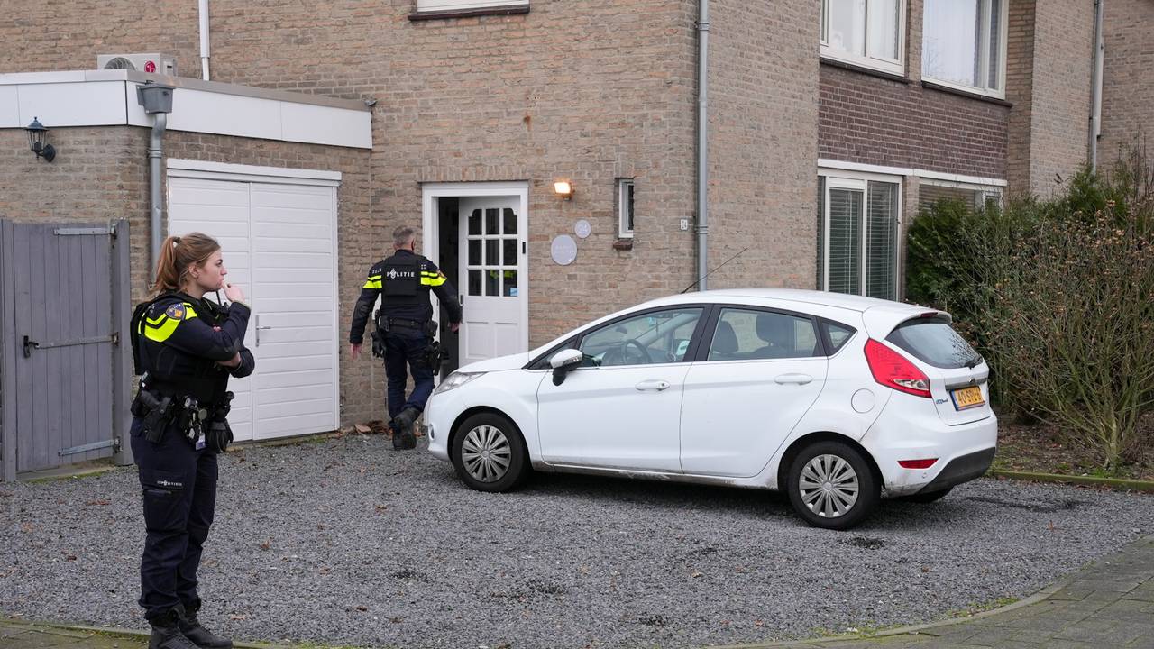 Politieonderzoek aan de Thorbeckestraat in Oss (foto: Gabor Heeres/SQ Vision).