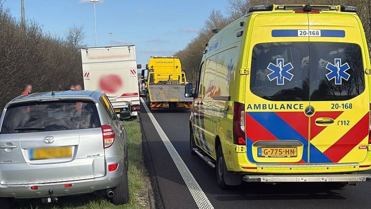 Drukke avondspits door ongelukken op A2 en A58, uren in de file.