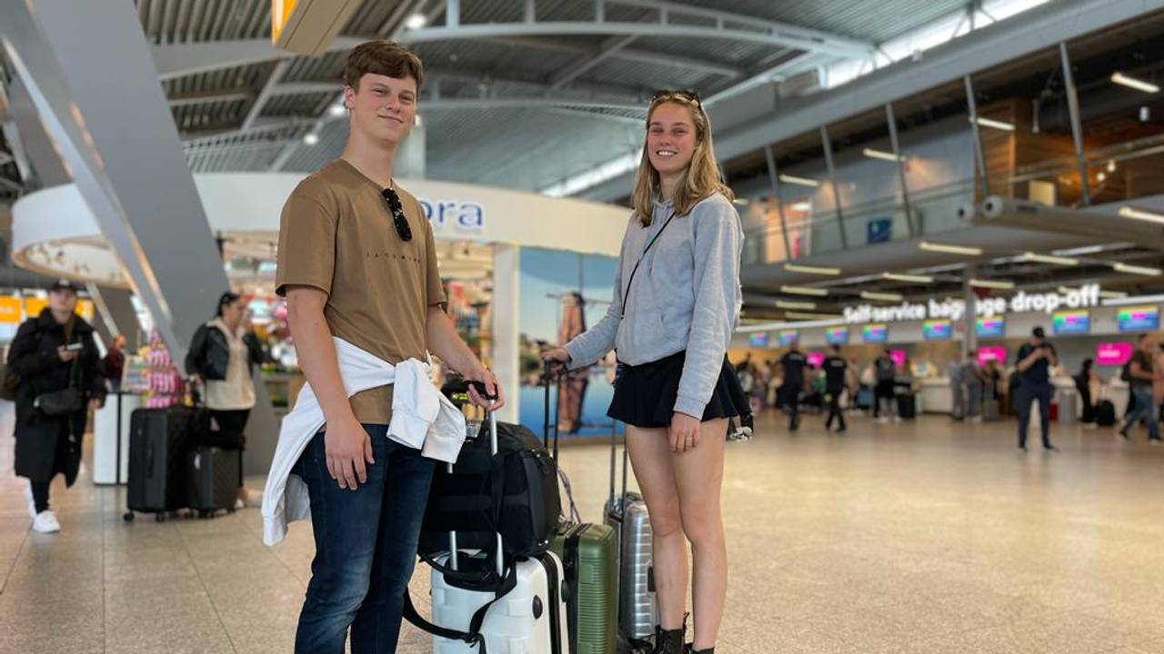Sil gaat last minute toch nog met zijn zus en moeder mee op vakantie (foto: Rochelle Moes).