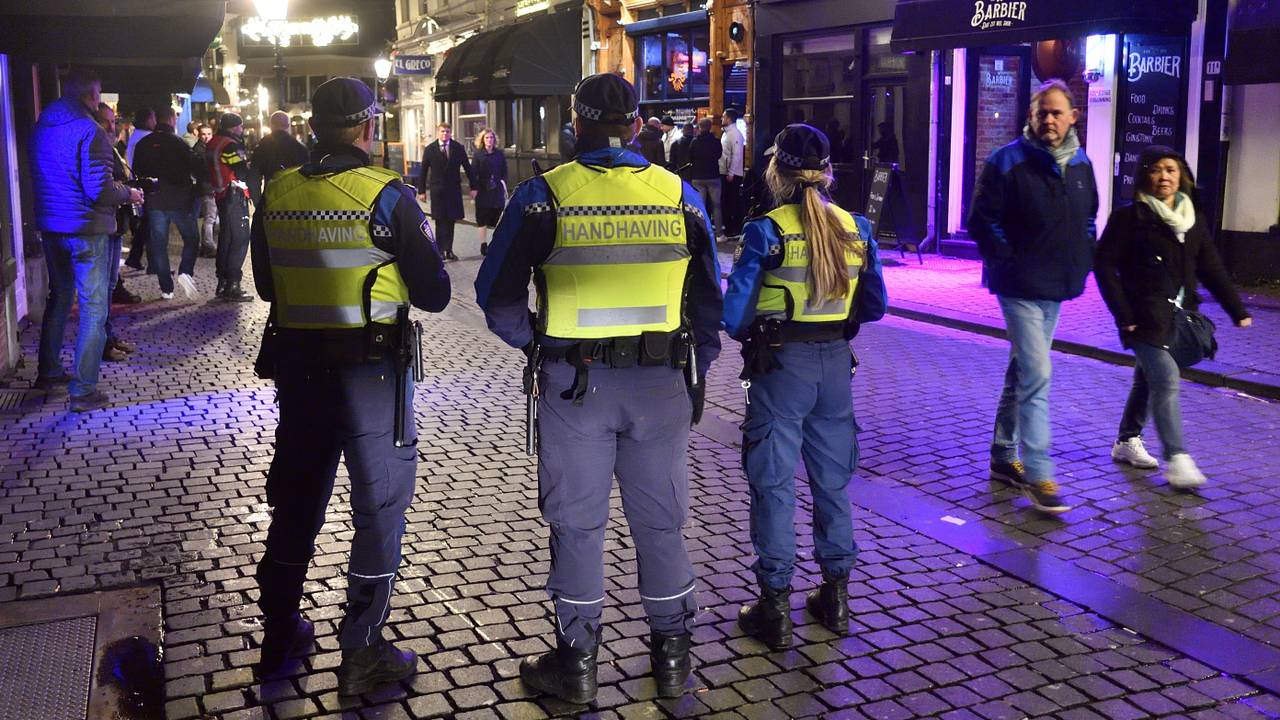 Toezicht in het uitgaanscentrum in Breda (foto: ANP 2022/Erald van der Aa).