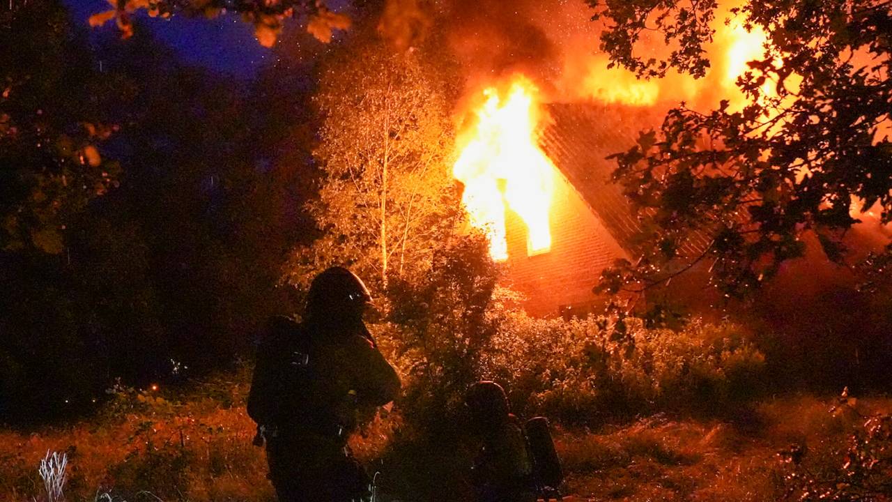 Het huis brandde geheel uit (foto: Harrie Grijseels/SQ Vision).