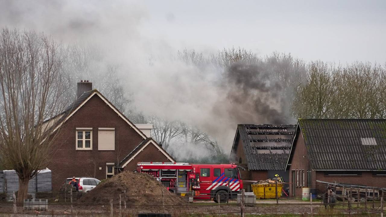 De stal brandde uit (foto: Gabor Heeres/SQ Vision).